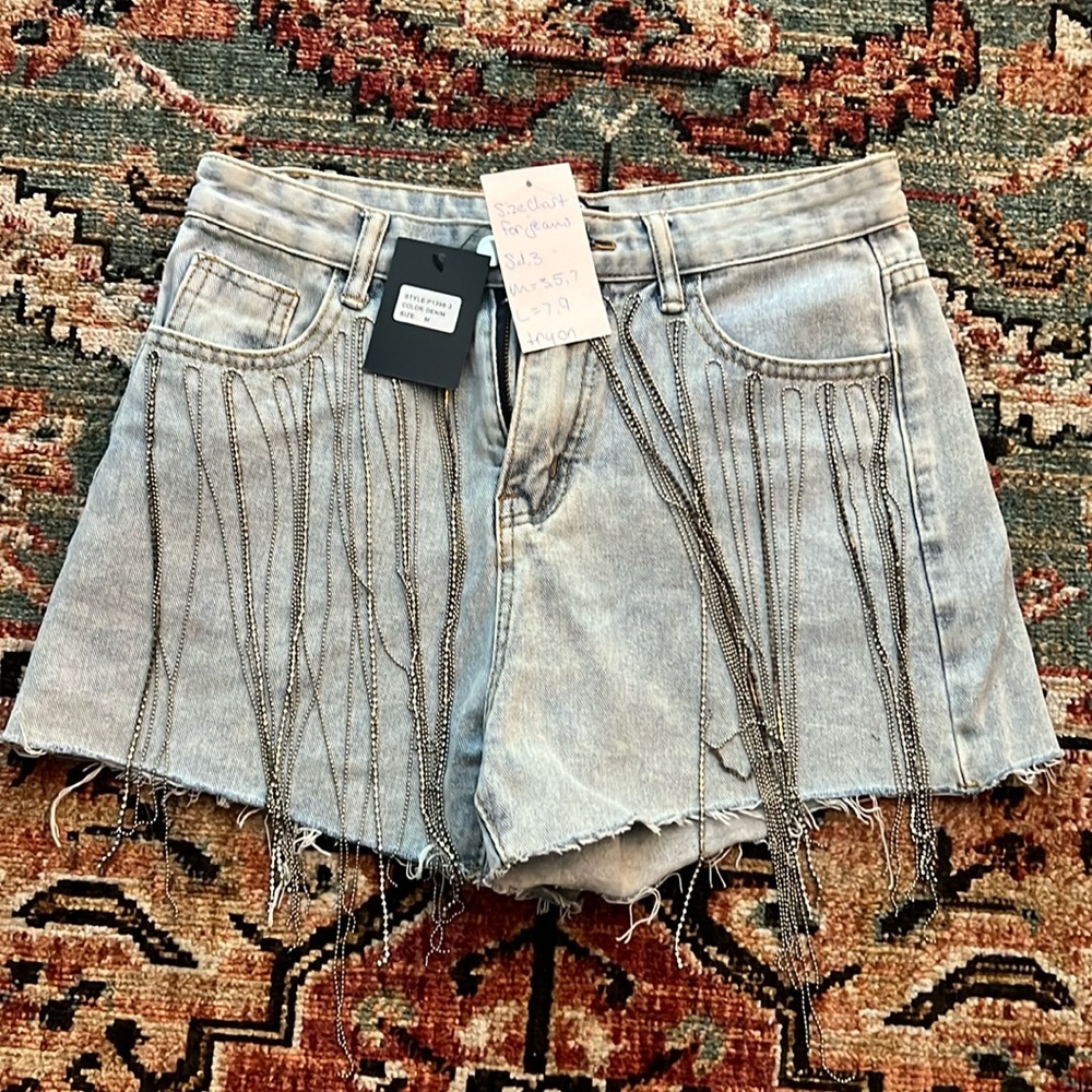 NWT Women’s denim jean shorts with rhinestone fringe, size medium
